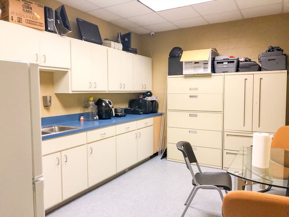 Versatile Space on Busy Coursey Blvd: 12055 Coursey Blvd, Baton Rouge, LA 70816